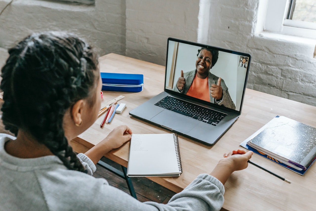 How to Become a Mindset Coach and Empower Others to Thrive